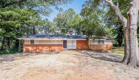 3966 Mosley Dr - Photo 1 of 1