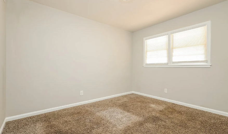 3966 Mosley Dr - Photo 3 of 15