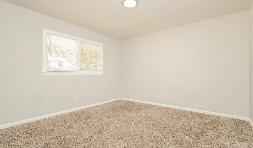 3966 Mosley Dr - Photo 5 of 15