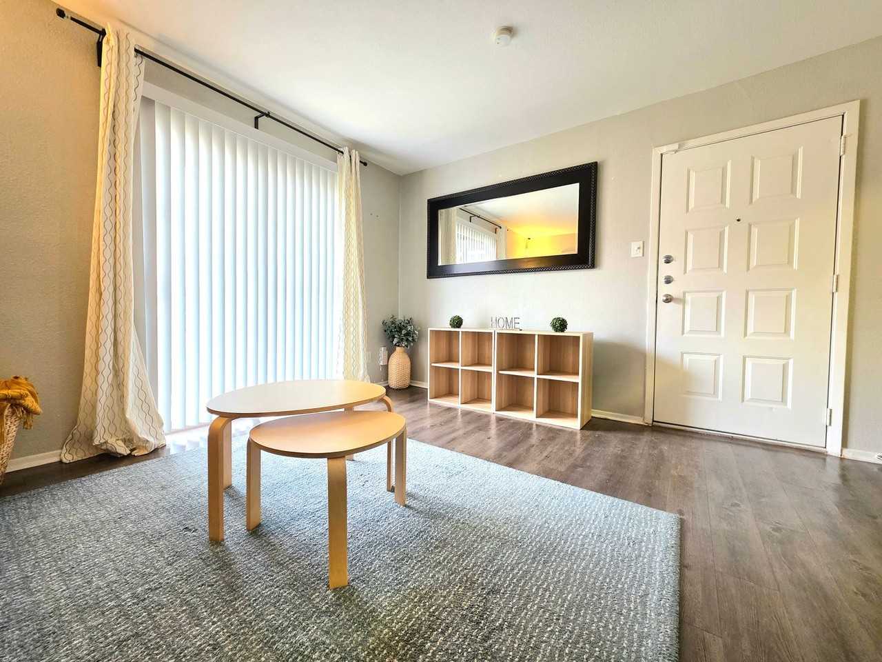 Oaks of Westlakes Apartments - Photo 2 of 26