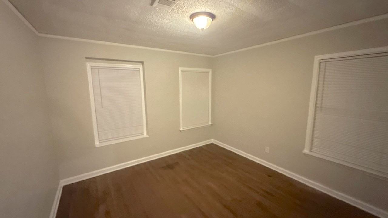 2370 Larose Ave - Photo 5 of 10