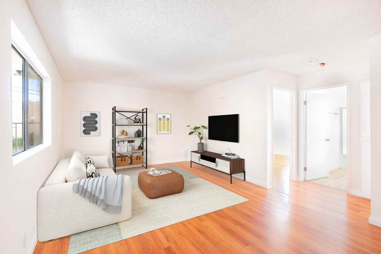 980 White Knoll Dr - Photo 2 of 5