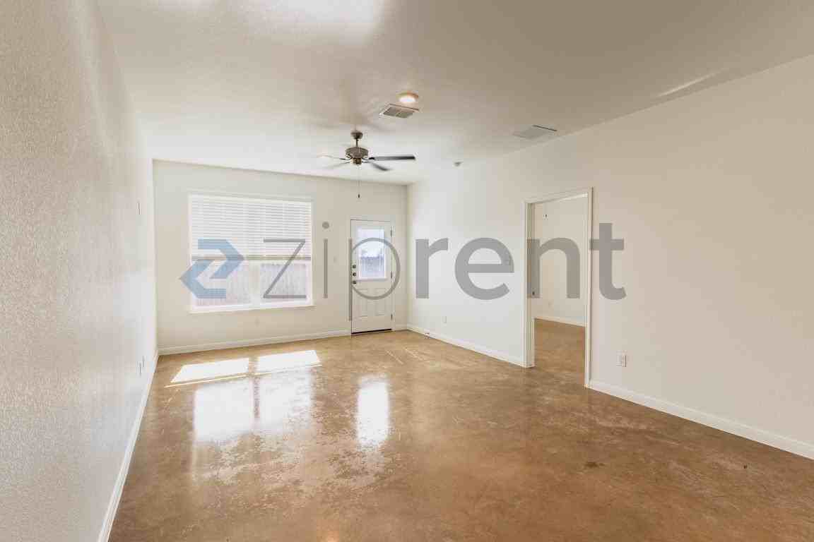 2929 Quail Ridge Ln #B - Photo 2 of 23