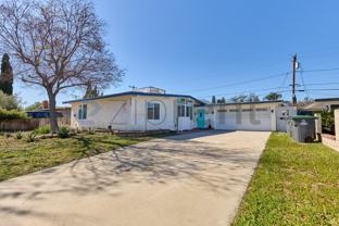 915 N Holly St #1 - Photo 1 of 1