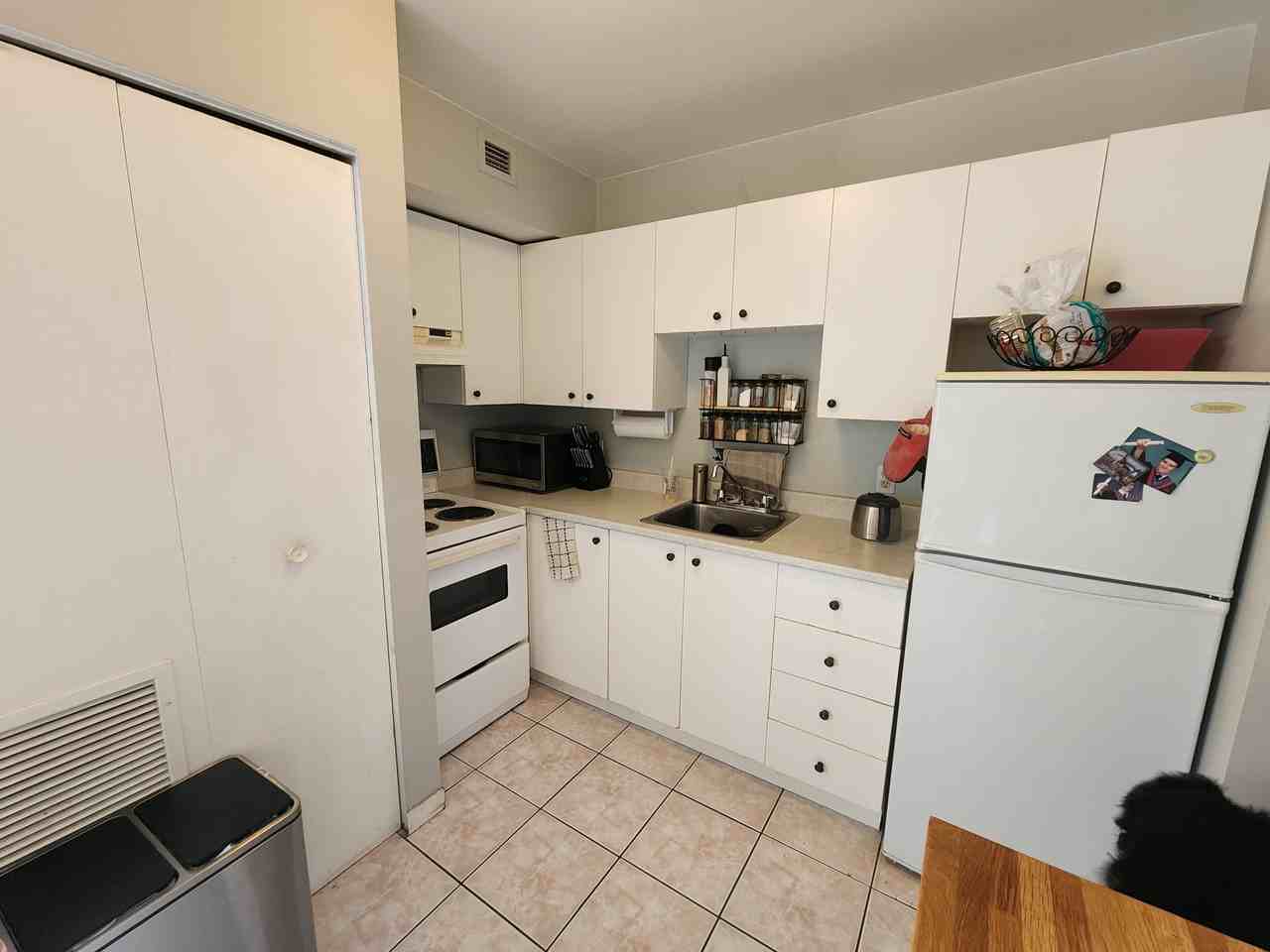 380 Frank Street - Photo 2 of 14