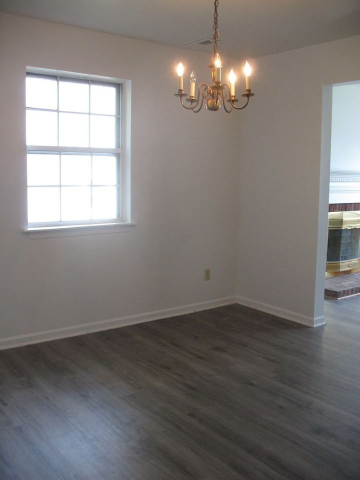 270 Albert Ct - Photo 7 of 25