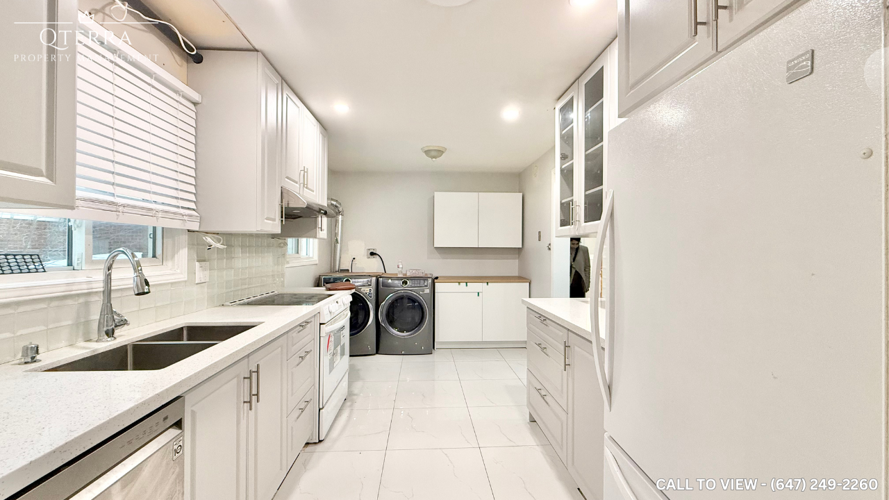 74 Cassander Cres - Photo 4 of 42