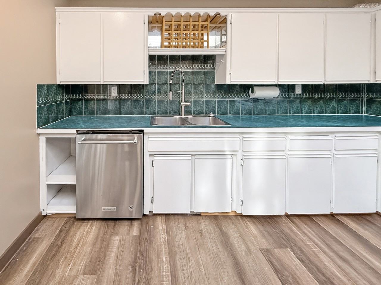 1517 44 St Se - Photo 3 of 50