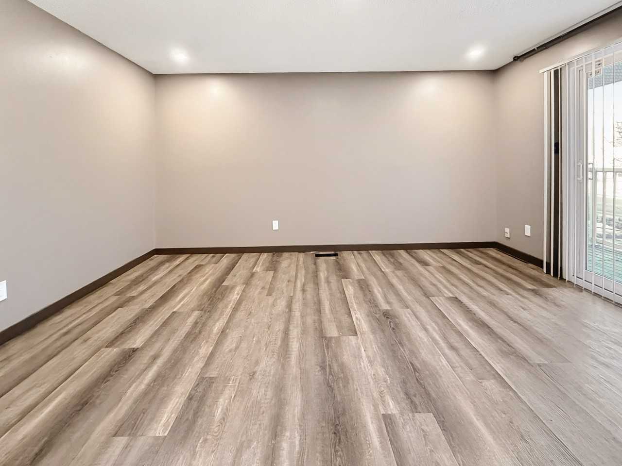 1517 44 St Se - Photo 5 of 50