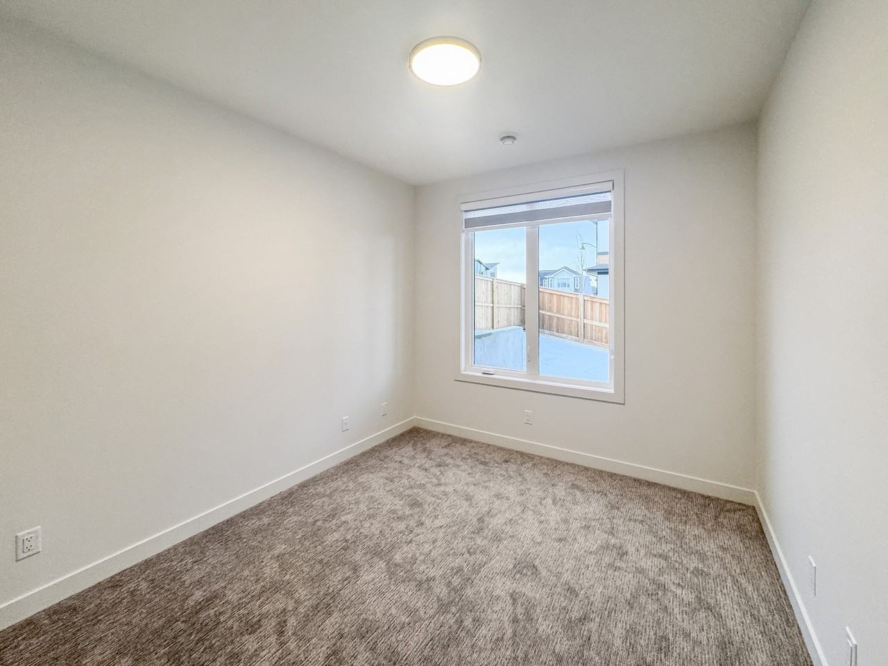 83 Coulee Cres Sw - Photo 6 of 18