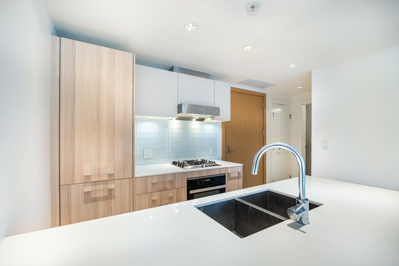 2220 Kingsway - Photo 5 of 48