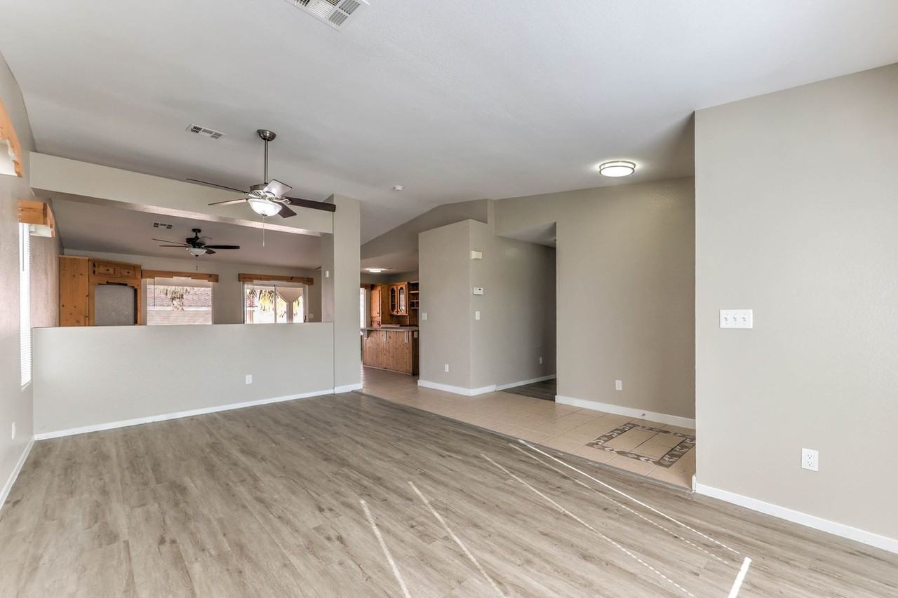 3122 Flower Garden Ct - Photo 2 of 21