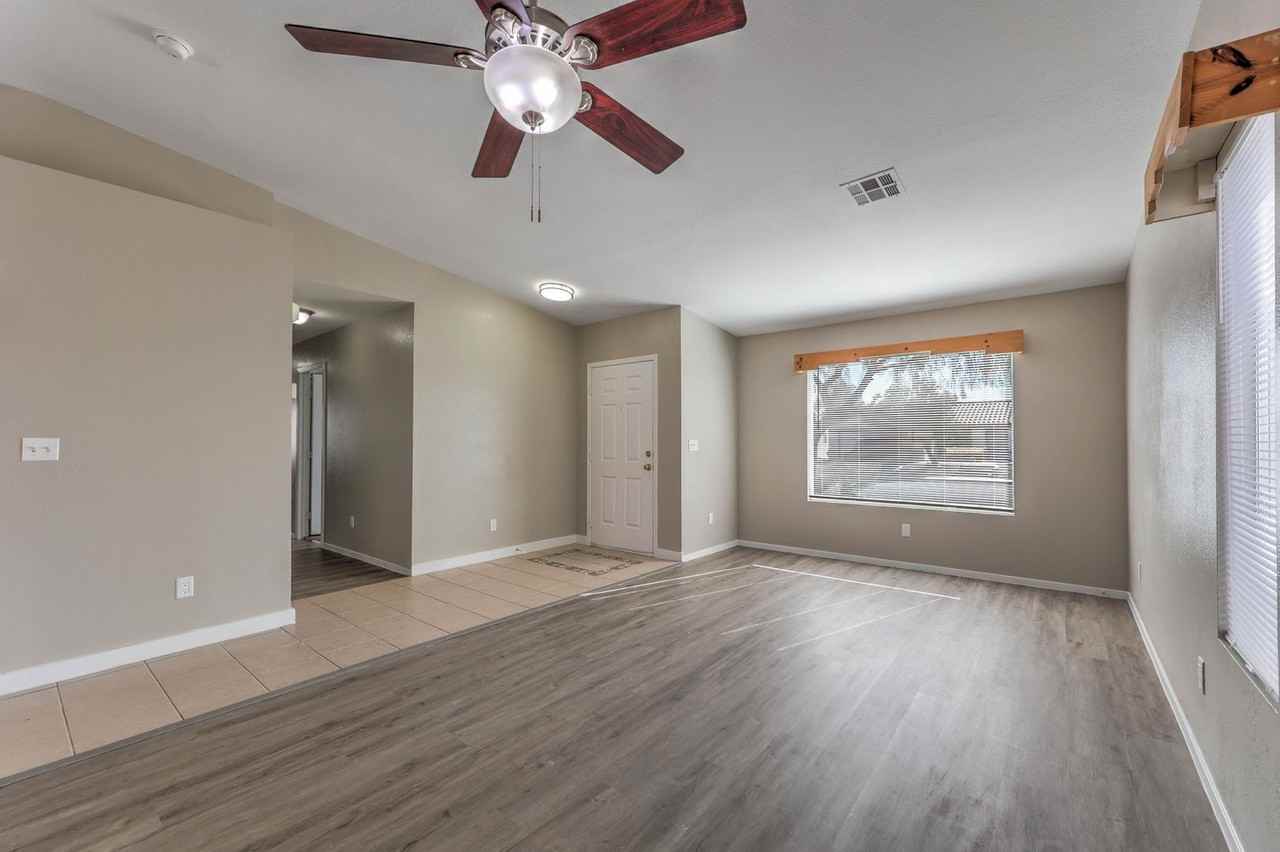 3122 Flower Garden Ct - Photo 4 of 21