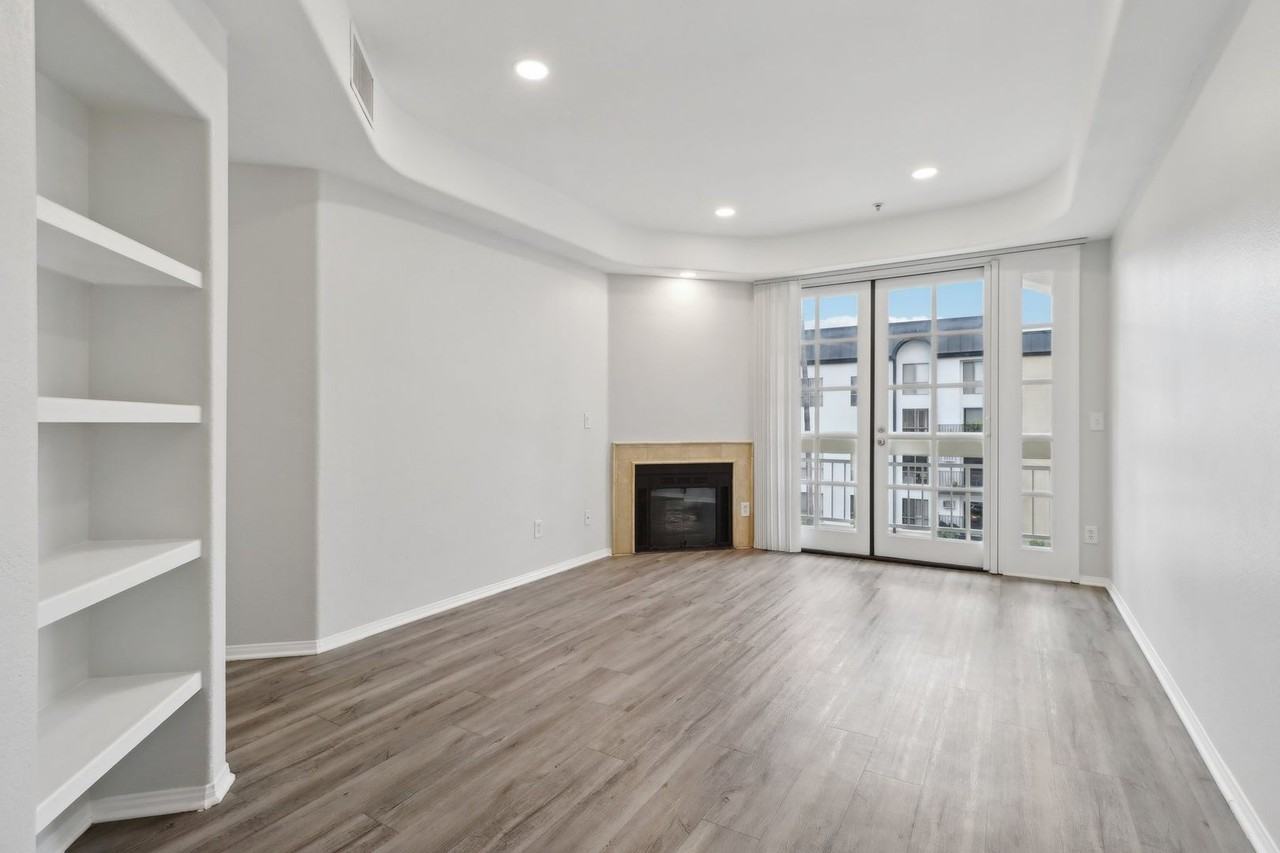 114 North Doheny Drive - Photo 7 of 22