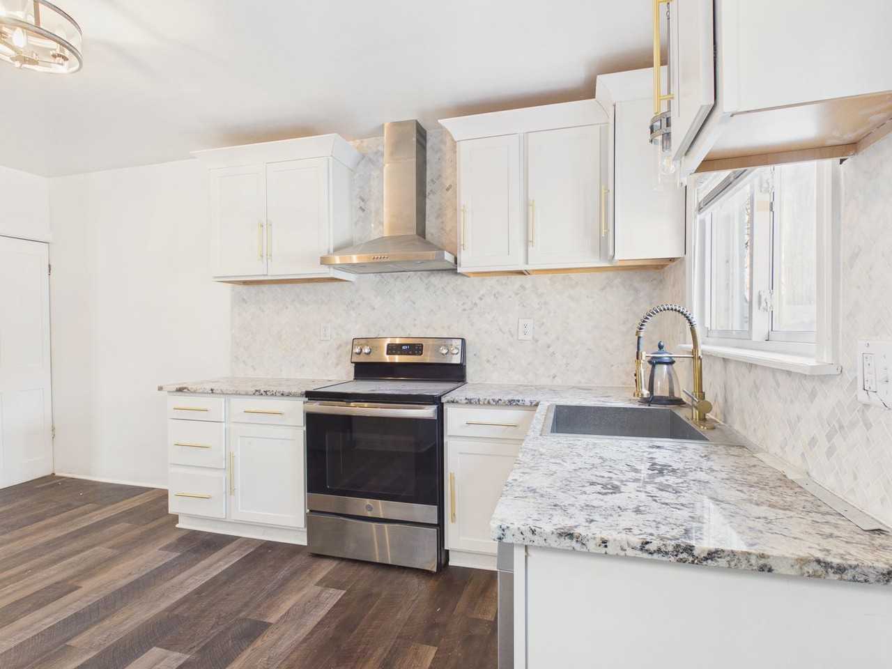 430 Hamilton St - Photo 3 of 31