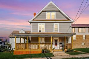 featured image of 421 Ash St