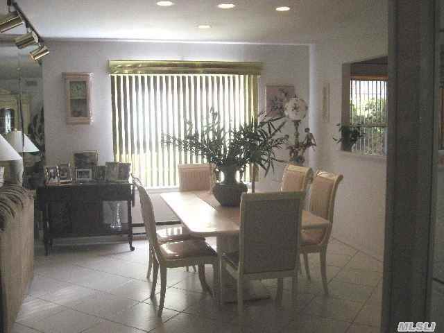 6 Coventry Ct - Photo 2 of 7