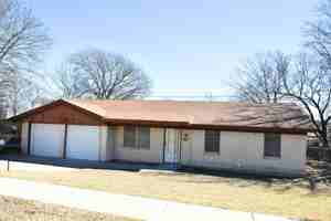 featured image of 911 S 27th St