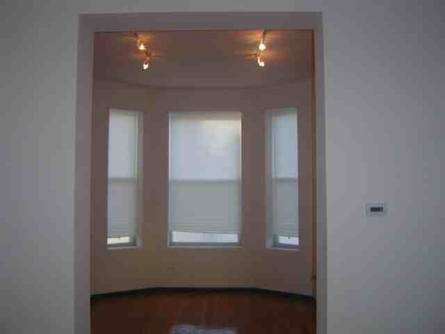 1131 W 18th St - Photo 6 of 10