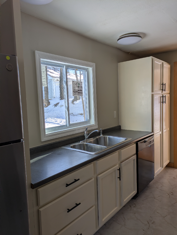 19 Barton Ct - Photo 3 of 5