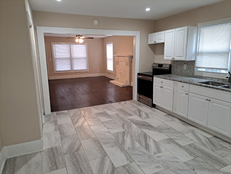 609 W Garrison Blvd - Photo 2 of 7