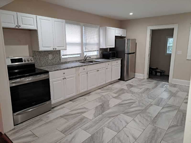 609 W Garrison Blvd - Photo 3 of 7