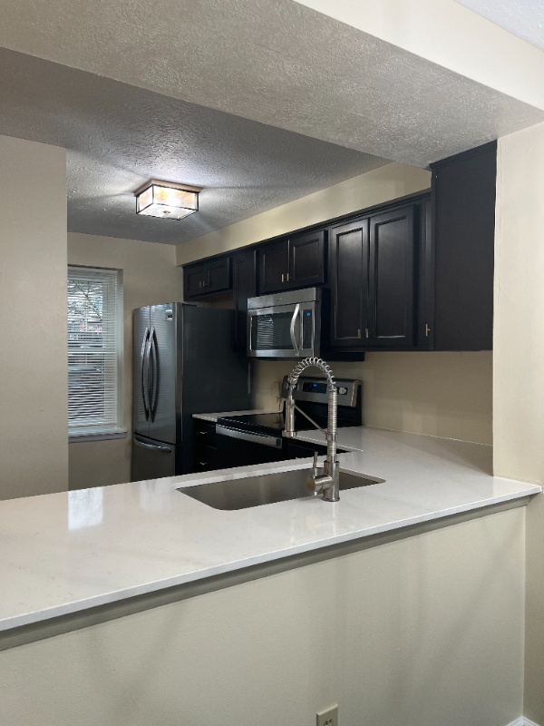 378 Scott Ln - Photo 4 of 35