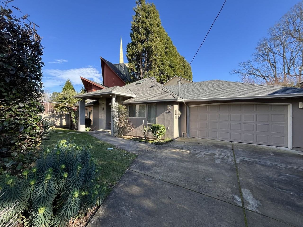 4604 Sw Condor Ave - Photo 4 of 45