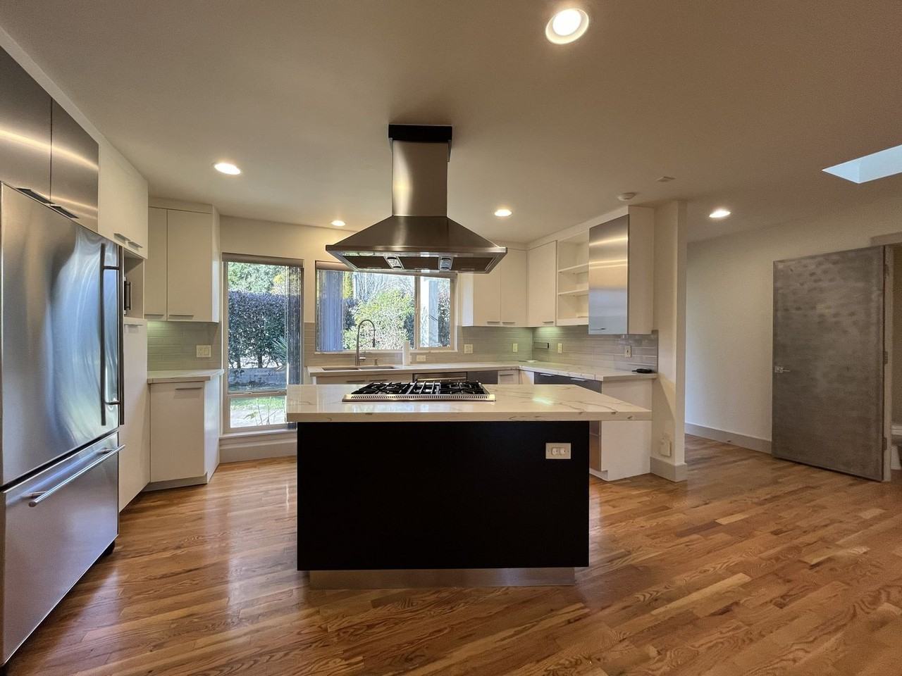 4604 Sw Condor Ave - Photo 6 of 45