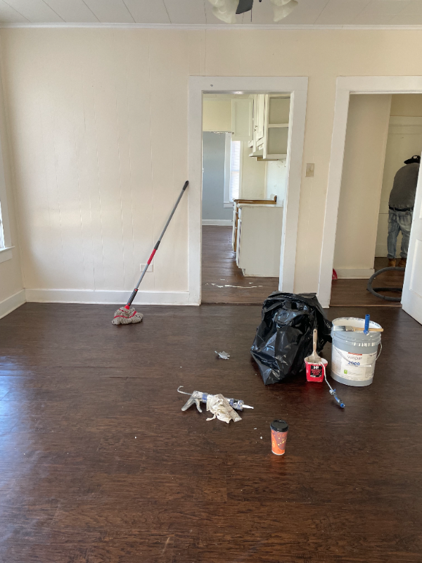 714 W Main St - Photo 4 of 10