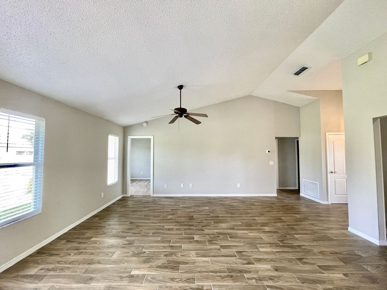 2554 Alabaster Ave - Photo 5 of 42