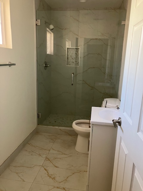 840 N Clementine St #B - Photo 3 of 5