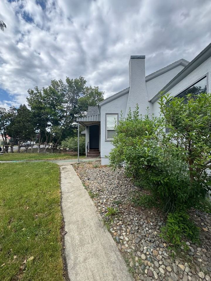 406 S Anderson St - Photo 6 of 40