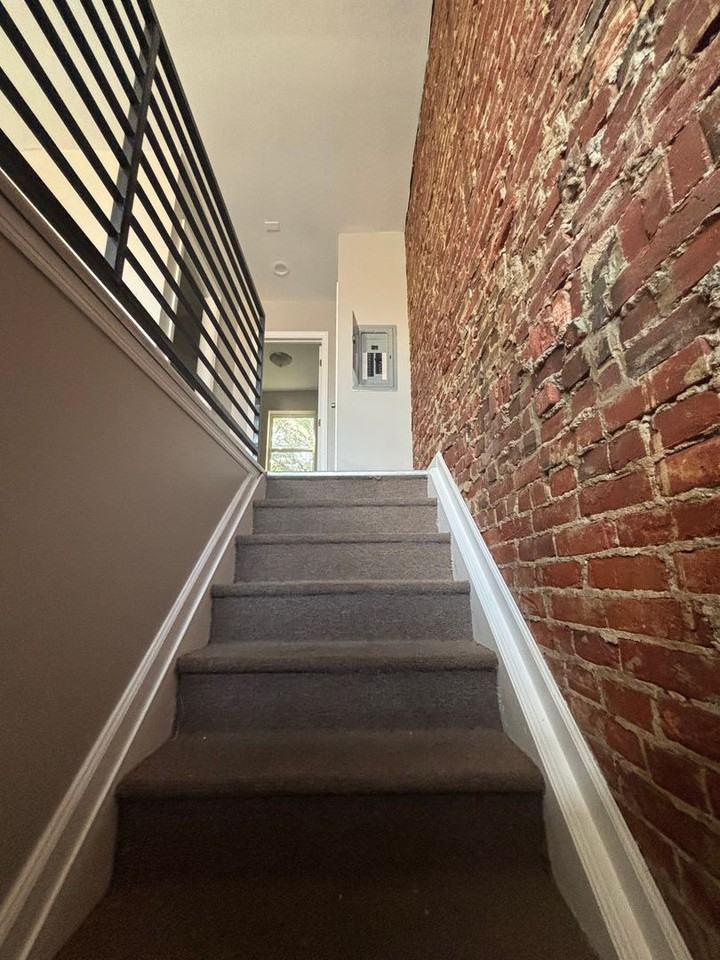 3238 Jasper St - Photo 3 of 5