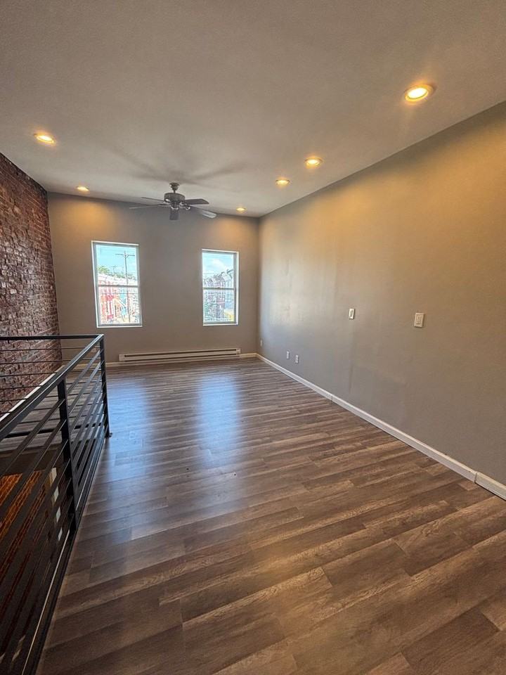 3238 Jasper St - Photo 4 of 5