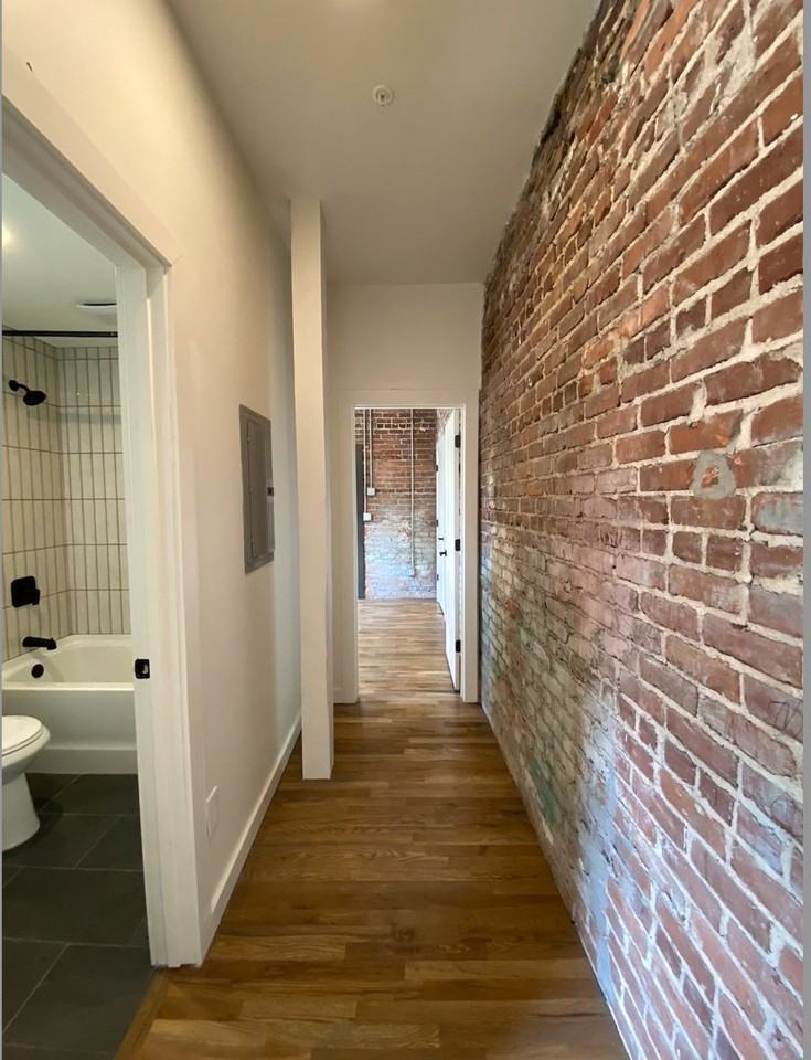 800 788- 800 Greenwood Avenue NE - 800-18 #800-18 - Photo 5 of 10