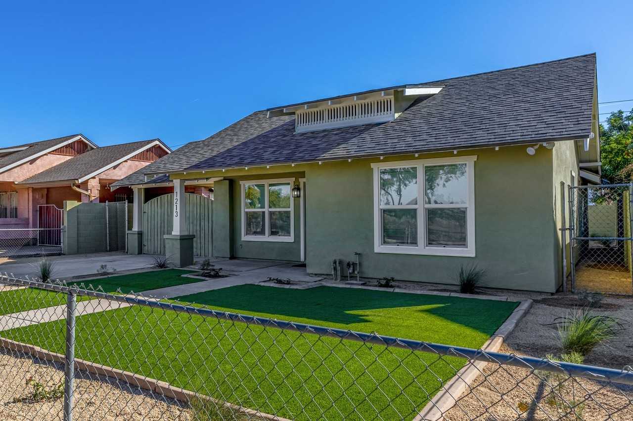 1213 E Moreland St - Photo 2 of 12