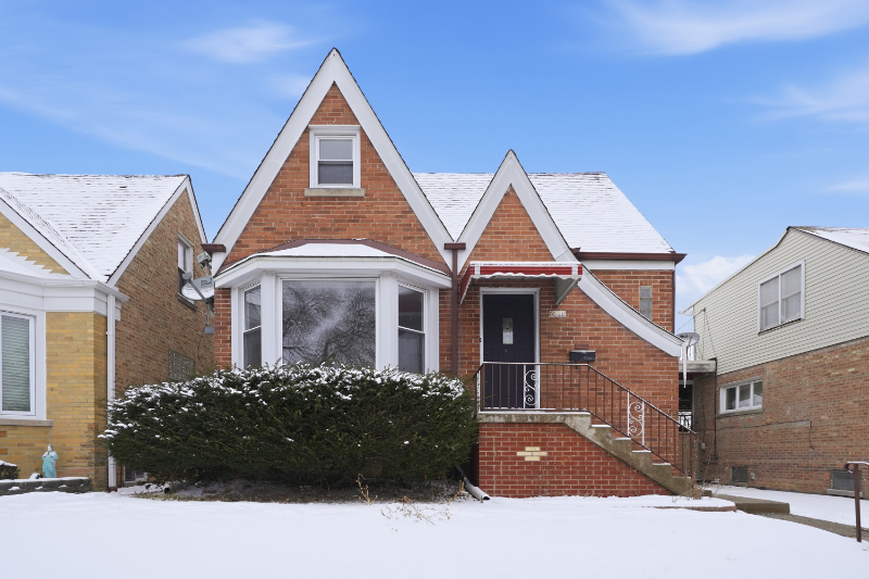 6640 W Foster Ave #2 - Photo 3 of 16