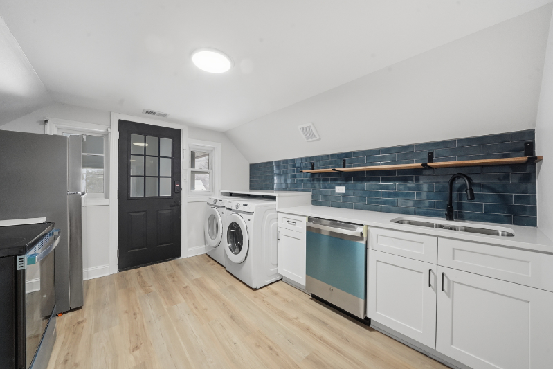 6640 W Foster Ave #2 - Photo 4 of 16