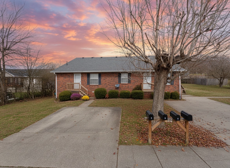 211 Carmack Ave - Photo 4 of 12