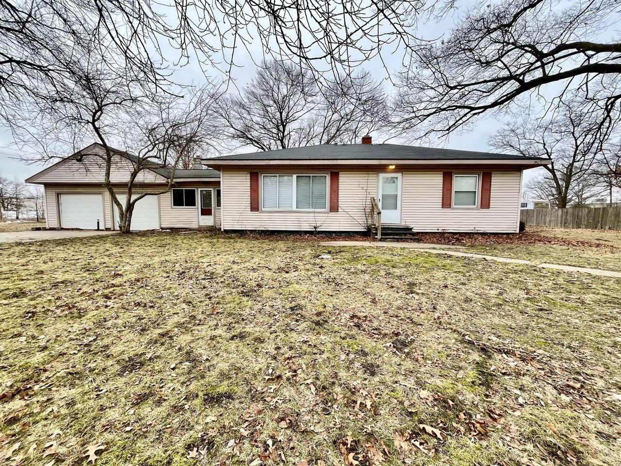 1979 Barbara St - Photo 3 of 22