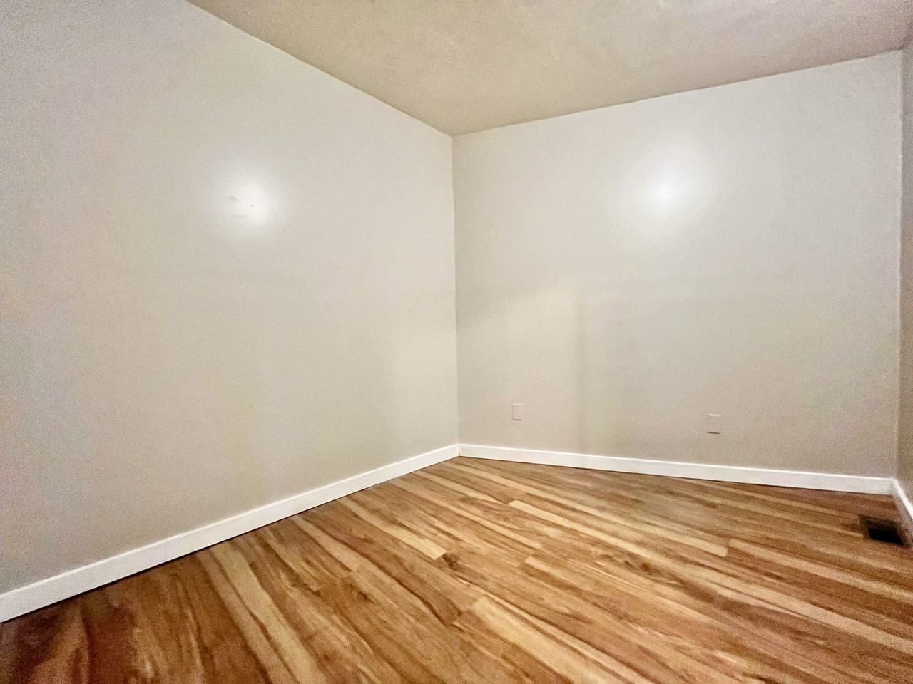 1979 Barbara St - Photo 5 of 22