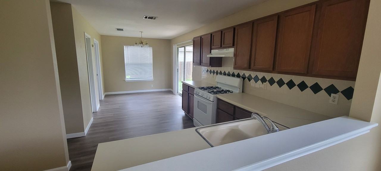 618 Elizabeth Ln - Photo 5 of 21