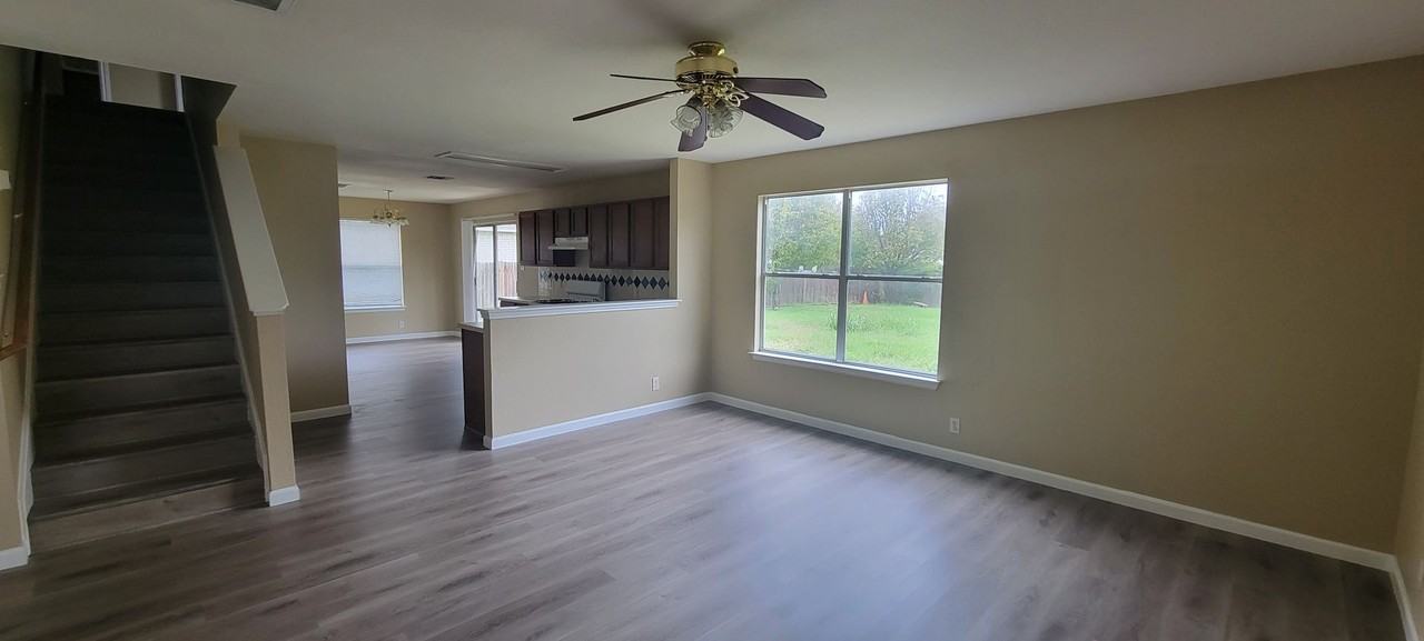 618 Elizabeth Ln - Photo 6 of 21