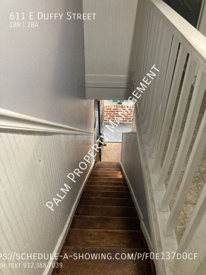 611 E Duffy St - Photo 4 of 14
