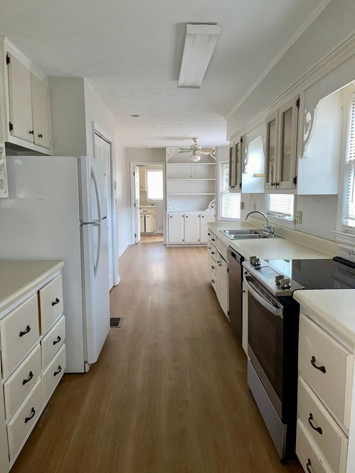 764 Hemphill Rd - Photo 5 of 14