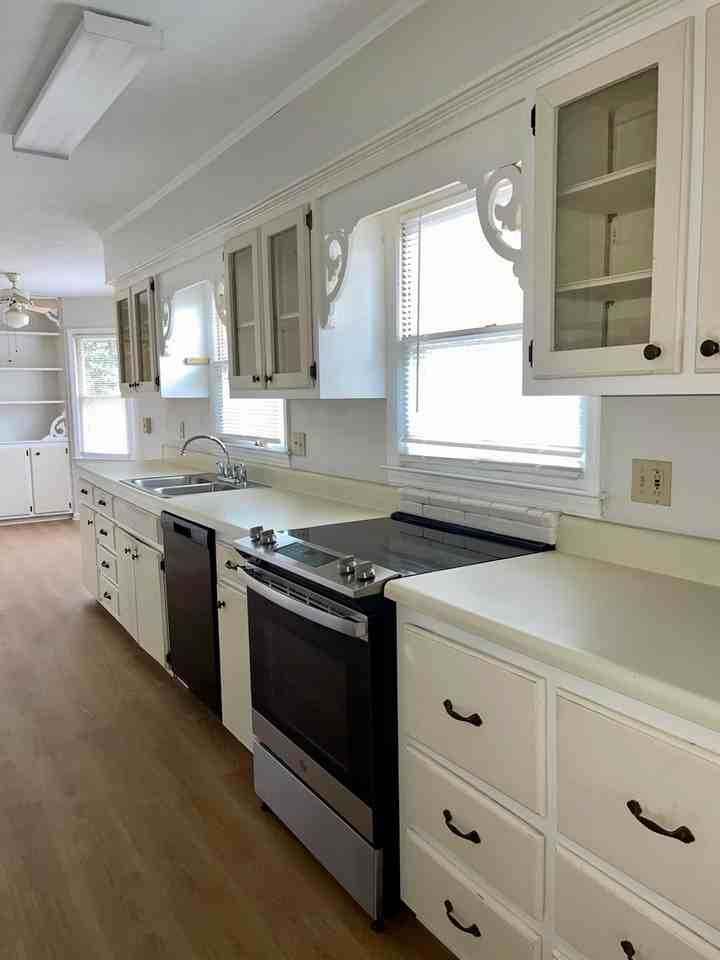 764 Hemphill Rd - Photo 6 of 14