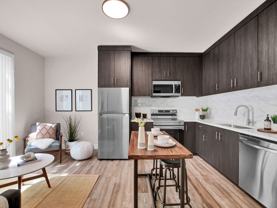 7350 N Greenwich Ave - Photo 1 of 1