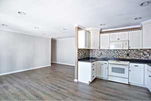 featured image of 114 W Main St