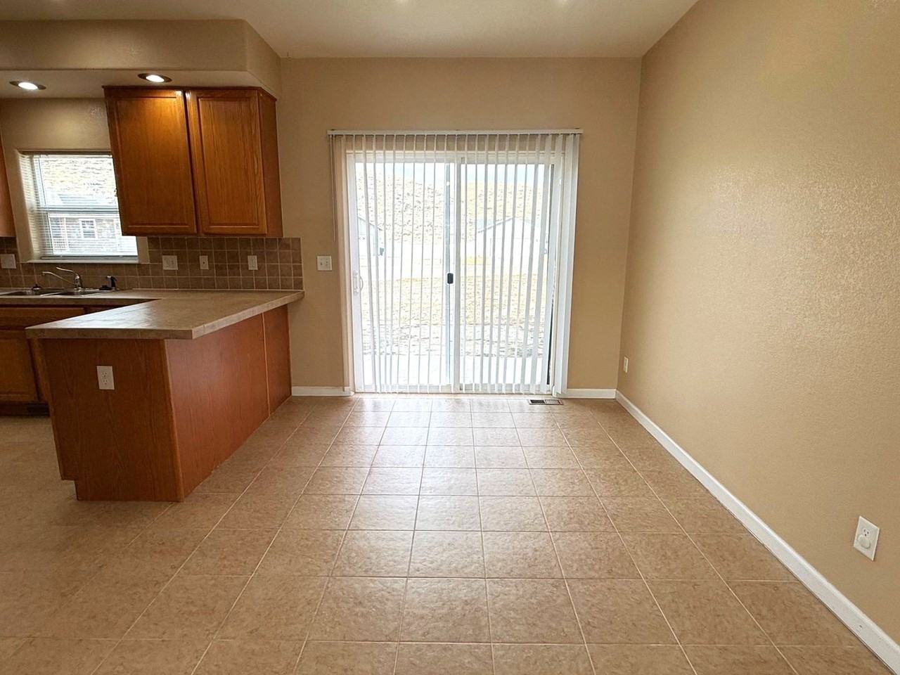 6392 Squash Blossom Rd - Photo 3 of 19